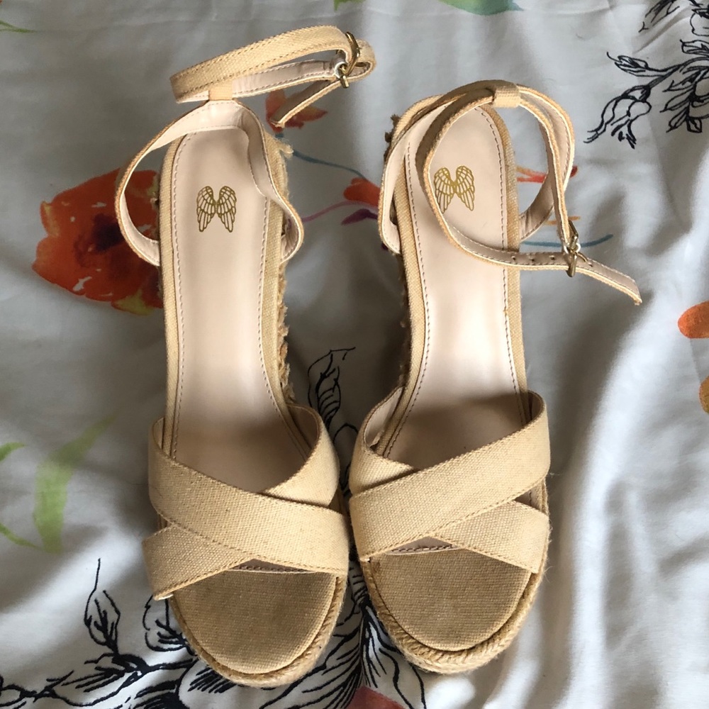 Victoria’s Secret angel wedges